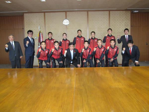 県知事表敬訪問
駅伝部全国大会出場報告